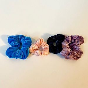 ❌SOLD❌Four Scrunchies In Great Condition